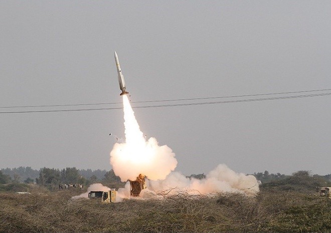 Iran phóng tên lửa phòng không tầm xa giống SM-2 Mỹ ảnh 3