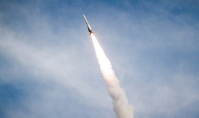 Iran phóng tên lửa phòng không tầm xa giống SM-2 Mỹ ảnh 4