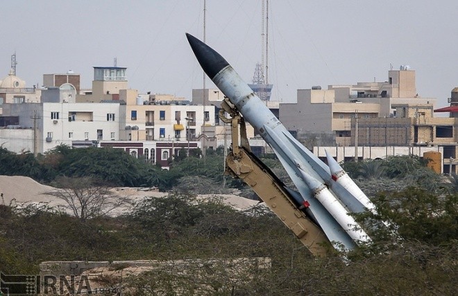 Iran phóng tên lửa phòng không tầm xa giống SM-2 Mỹ ảnh 6