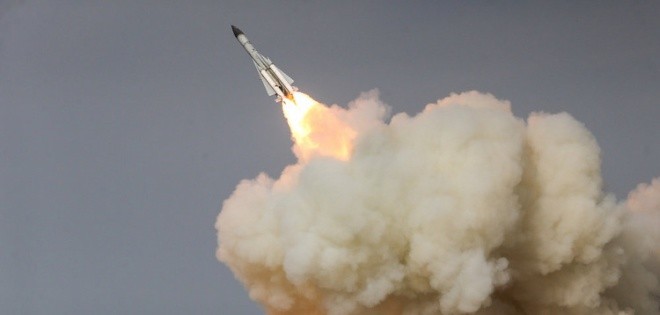 Iran phóng tên lửa phòng không tầm xa giống SM-2 Mỹ ảnh 7