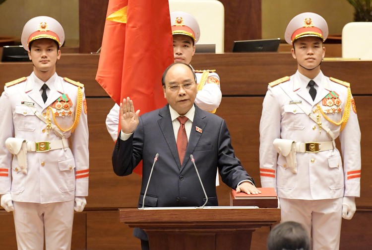Tân Chủ tịch nước Nguyễn Xuân Phúc tuyên thệ nhậm chức sáng 5/4/2021 (ảnh: QH)