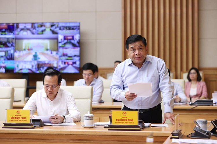 Bộ trưởng Bộ Kế hoạch và Đầu tư Nguyễn Chí Dũng phát biểu tại Hội nghị 